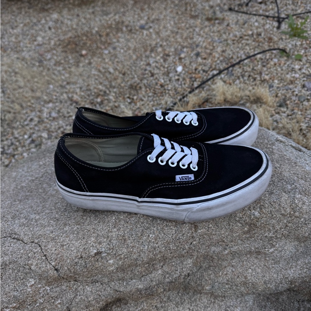Vans Men's Black and White Canvas Sneakers